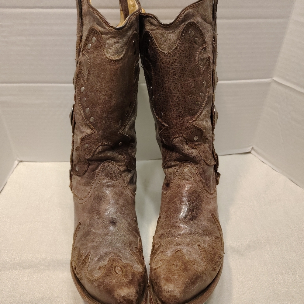 Brown Embroidered Leather Western Heeled Boots - Picture 5 of 15